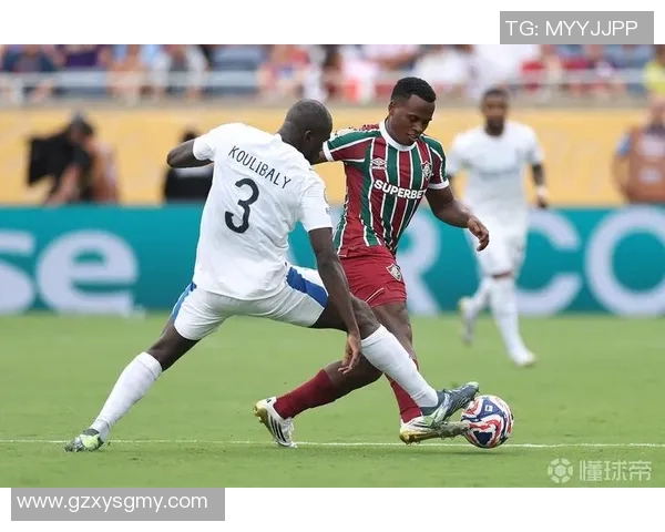 弗鲁米嫩塞与米内罗竞技激战正酣谁能在这场对决中笑到最后